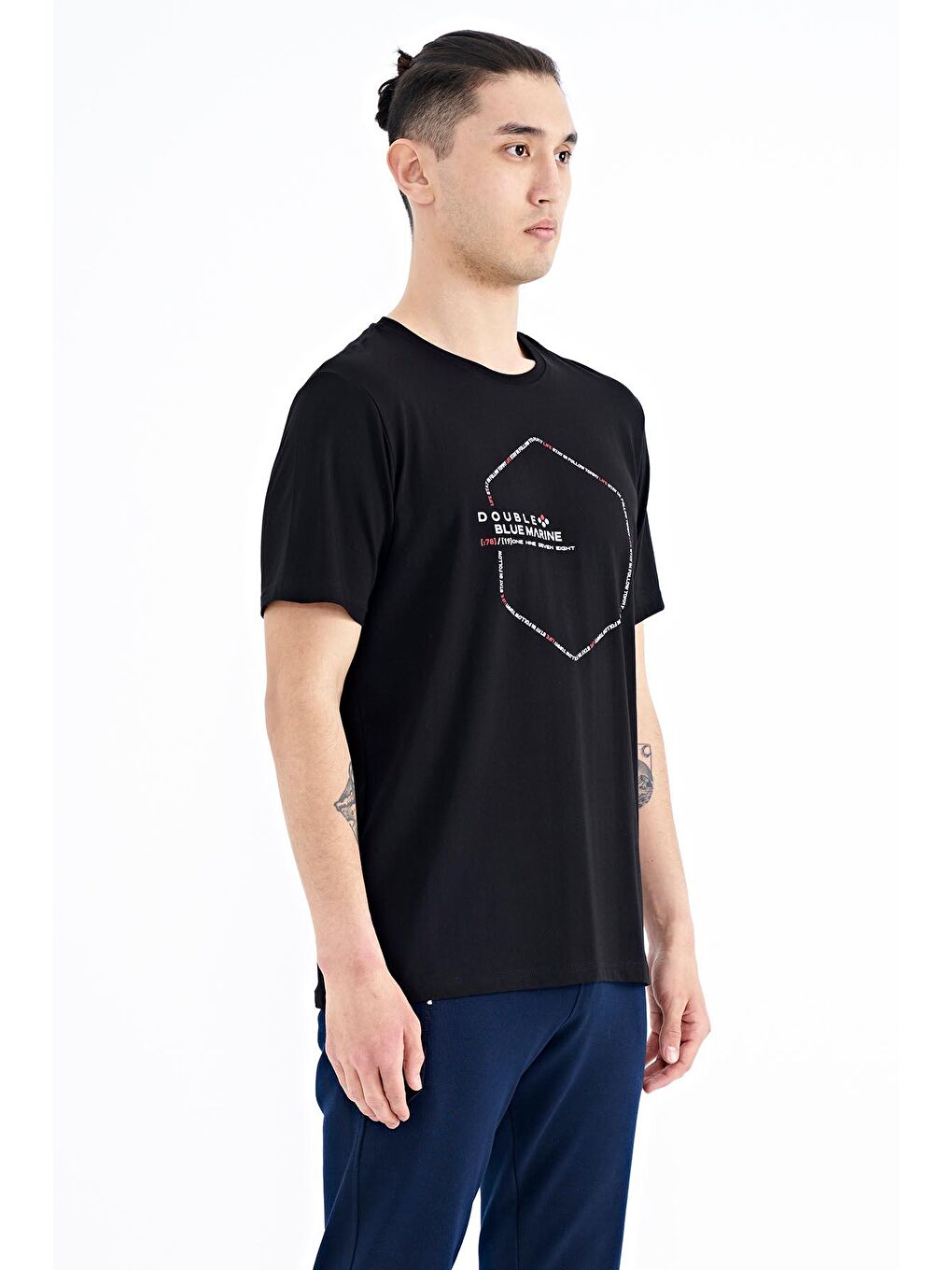 Siyah Yazı Geometri Basklı Standart Kalıp Erkek Tişört - 88198-3