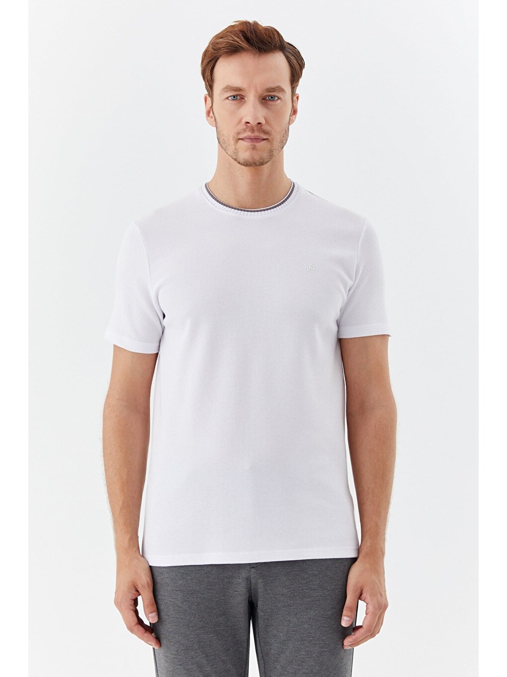 Ekru Piti Kare Bisiklet Yaka Pamuklu T-shirt