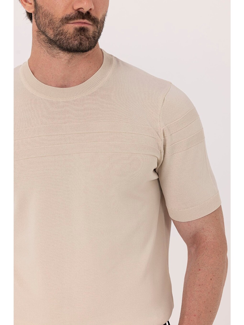 Bej Bisiklet Yaka Jakarlı Triko T-shirt-2