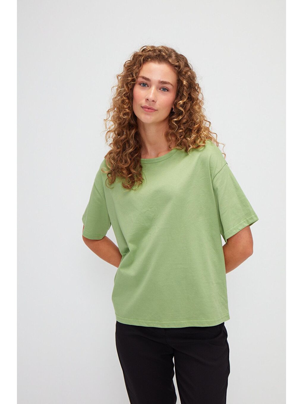 Yeşil Bisiklet Yaka Basic Düz Renk Kısa Kollu Tişört