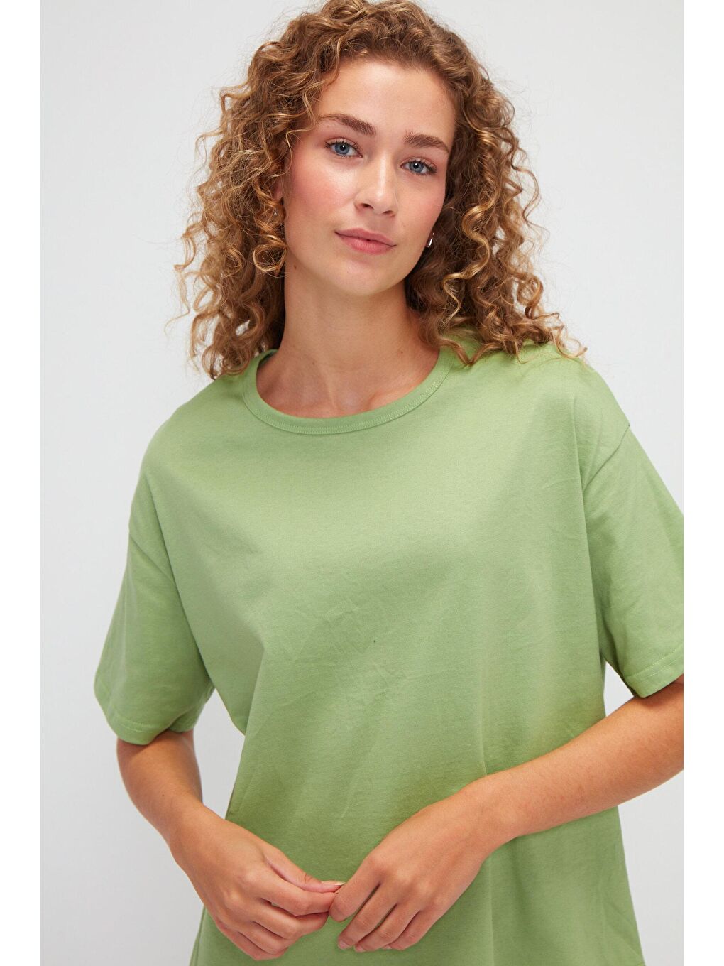 Yeşil Bisiklet Yaka Basic Düz Renk Kısa Kollu Tişört-1