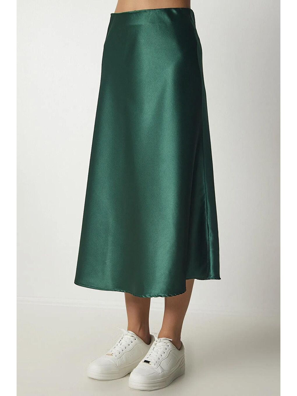 Kadın Zümrüt Yeşili Bilek Boy Saten Etek-1