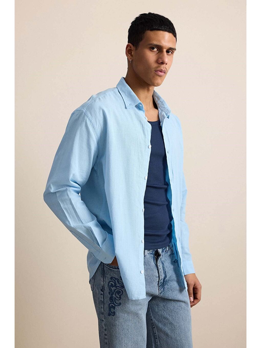 Erkek Relax Fit Rahat Kesim İnce Gömlek Açık Mavi-2