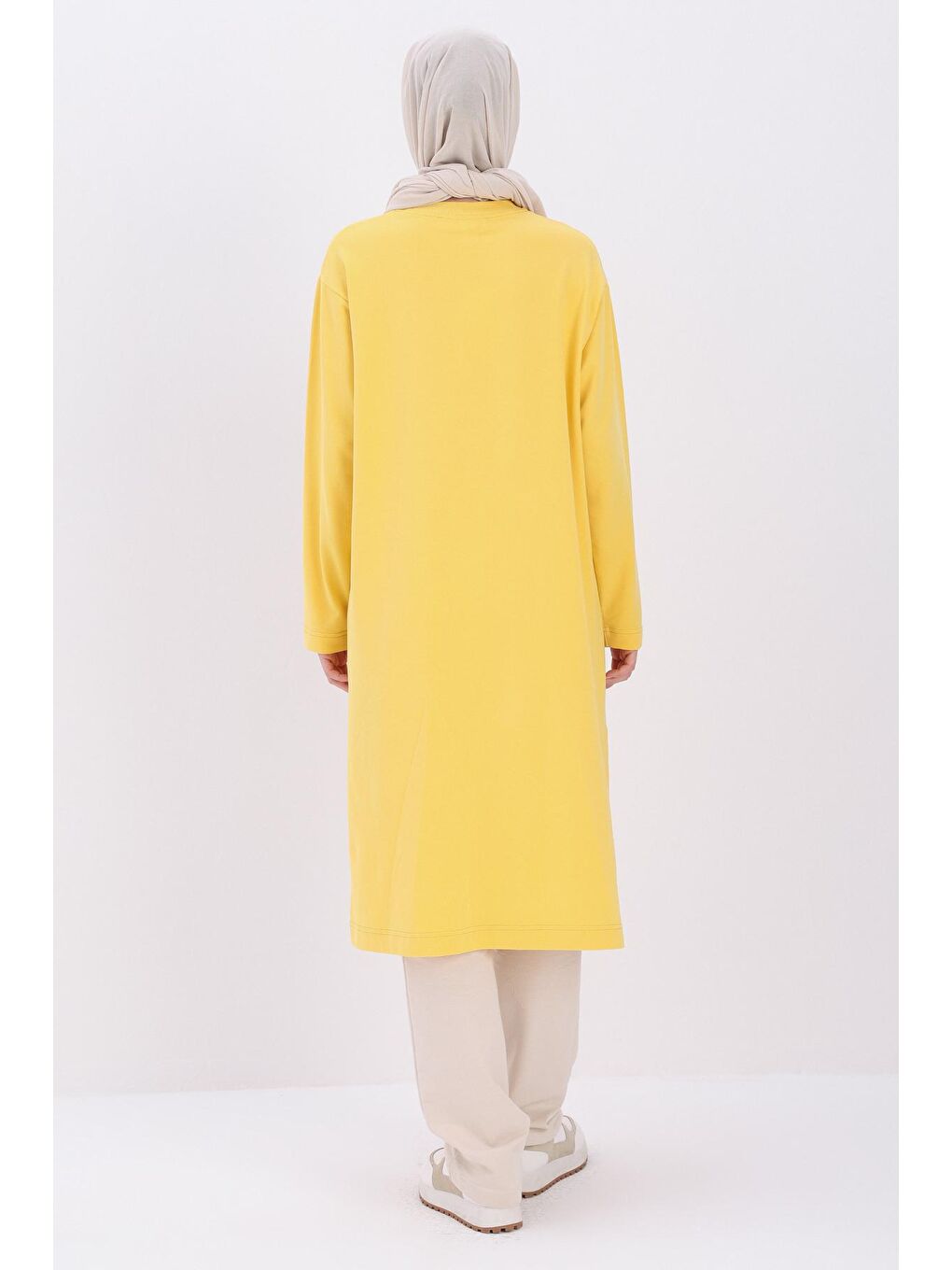 Sarı Pamuklu Yandan Yırtmaçlı Varak Baskılı Tunik-3