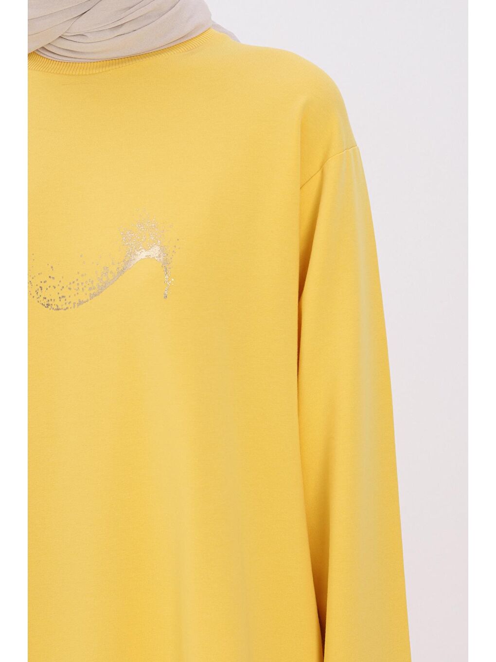 Sarı Pamuklu Yandan Yırtmaçlı Varak Baskılı Tunik-4