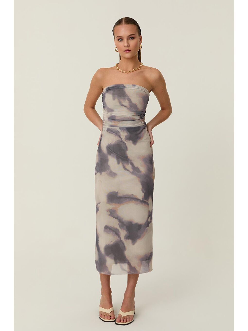 Desenli Tül Straplez Midi Elbise Bej