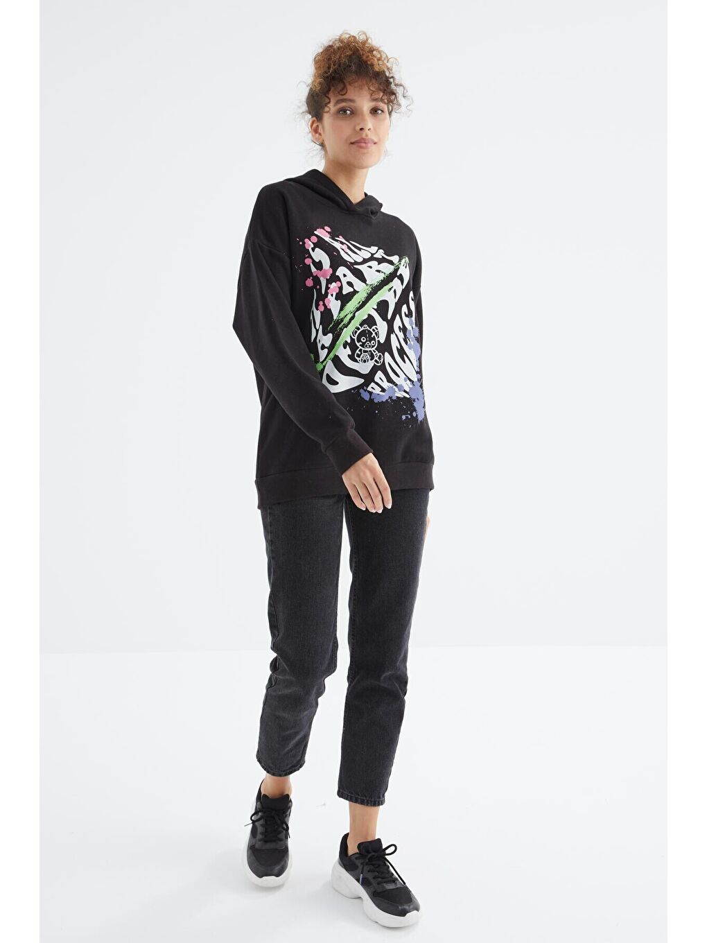 Kadın Siyah Kapüşonlu Baskılı Oversize Sweatshirt-1
