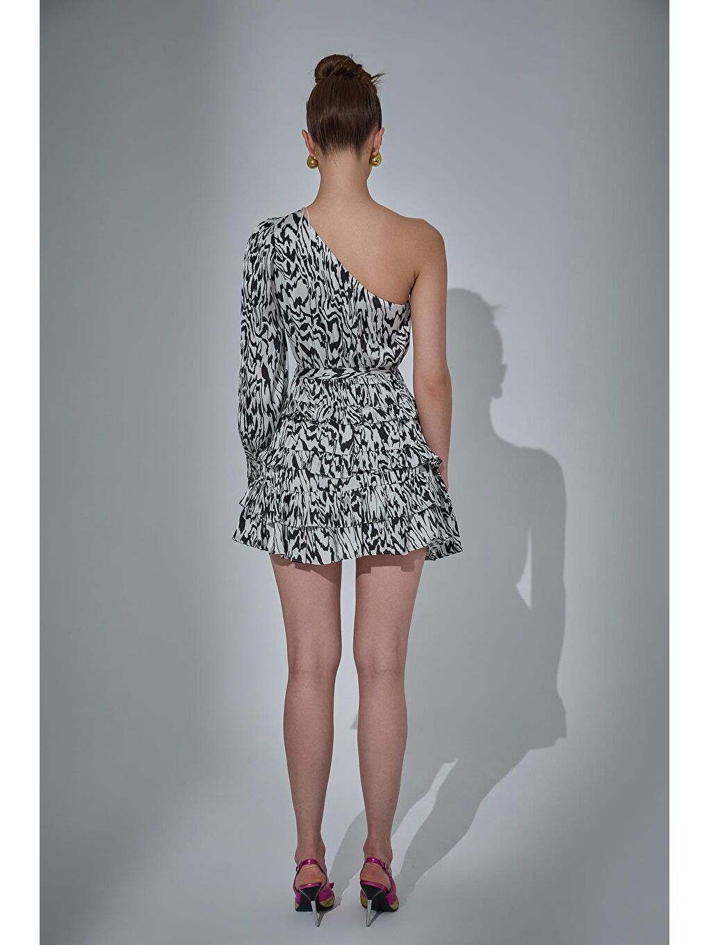 Tek Omuz Detaylı Saten Mini Elbise Siyah-4