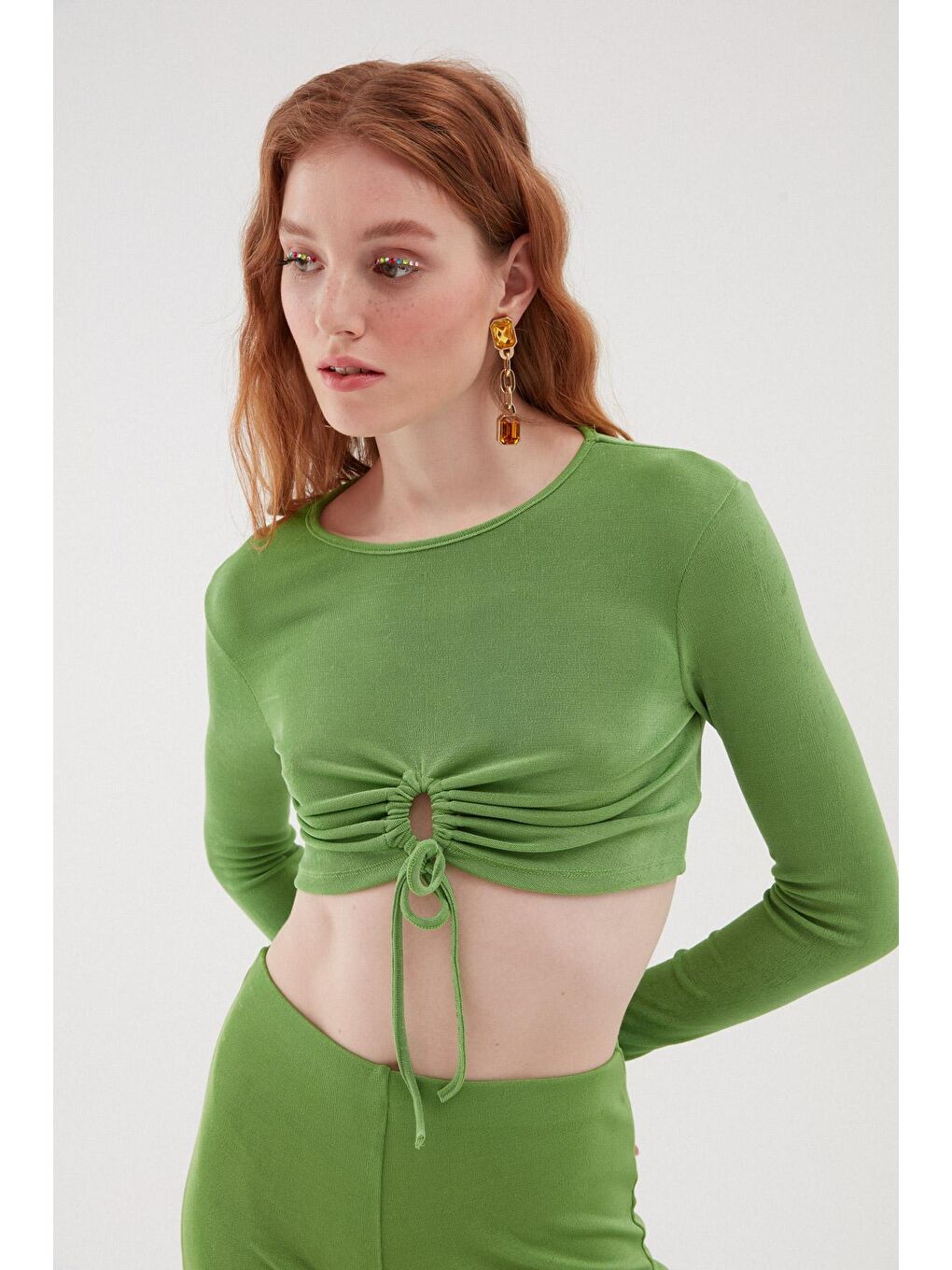 Dekolte Detaylı Crop Bluz Yeşil-3