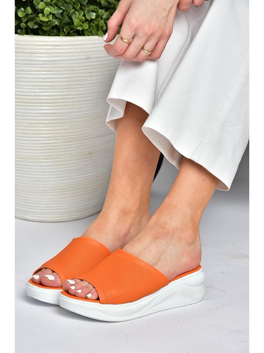 P713330409 Turuncu Kadın Terlik-1