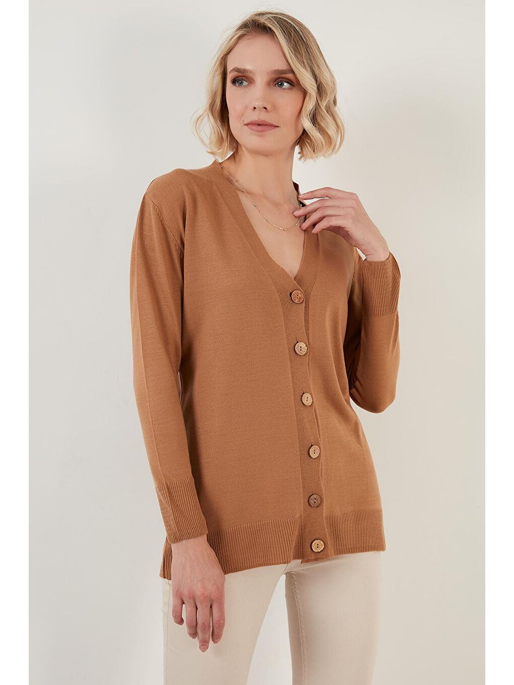 Bej Düğmeli V Yaka Triko Hırka 6329403-4