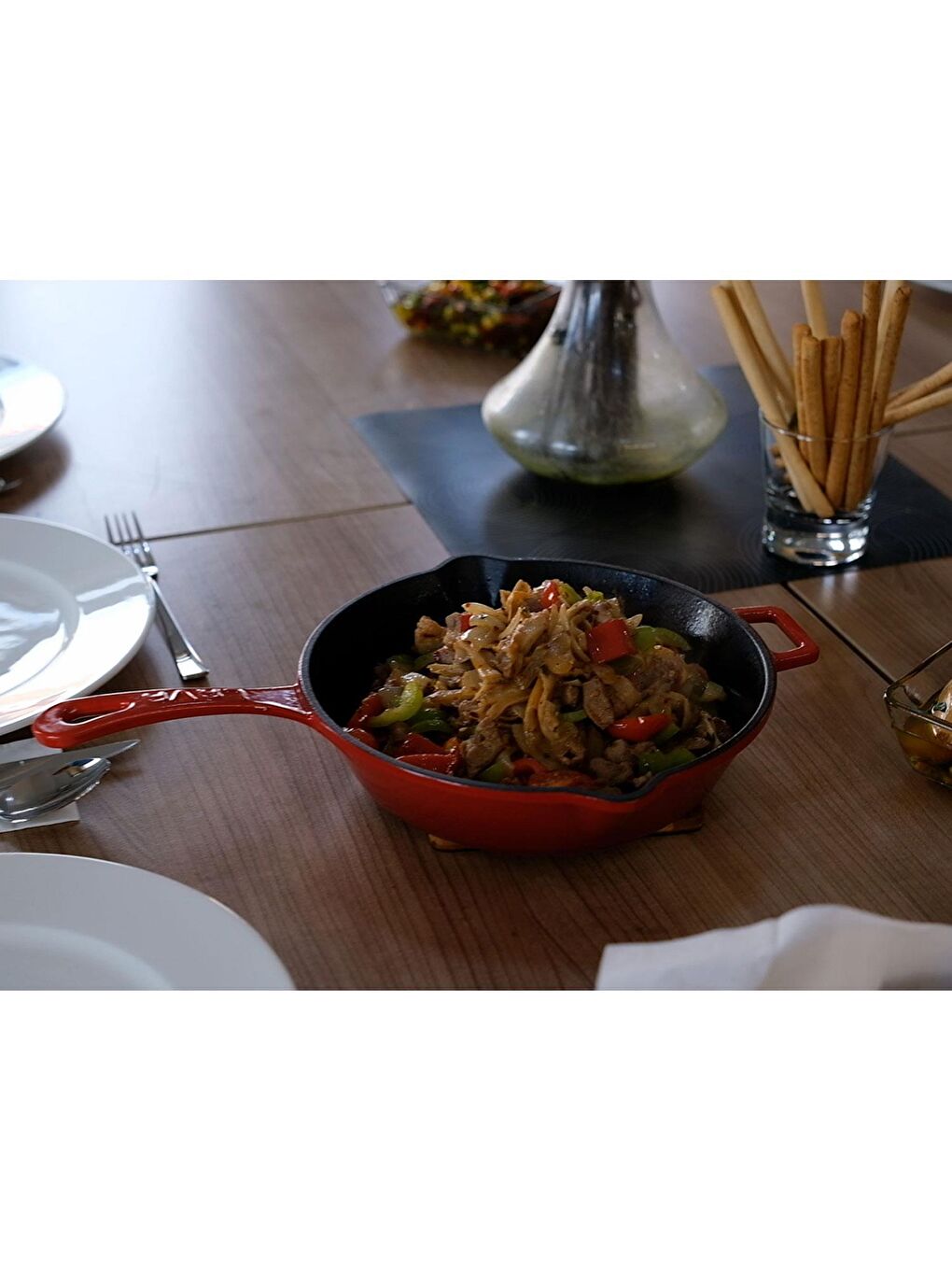 Kırmızı Yuvarlak Kızartma Tavası Döküm Demir Yekpare Saplı. Çap(Ø)24cm.-4