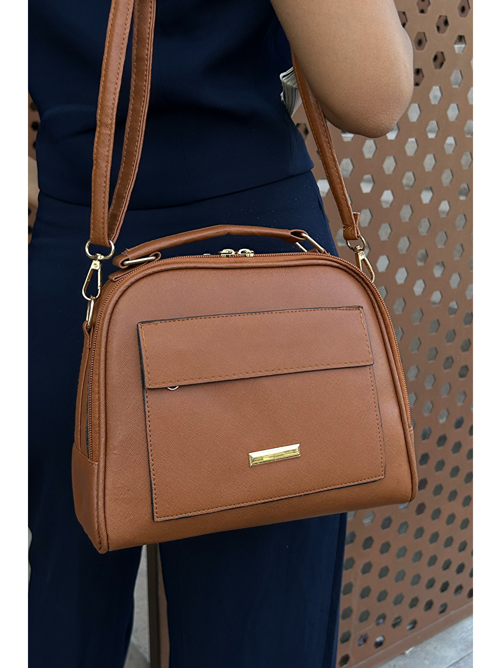 Kahverengi Çok Bölmeli Kadın Omuz Çantası ASB005-1