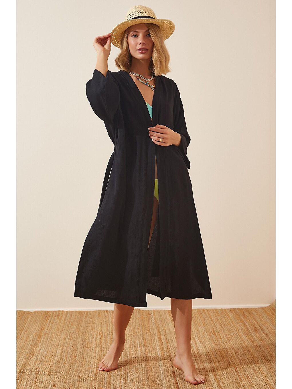 Kadın Siyah Yırtmaçlı Kırinkıl Kuşaklı Kimono