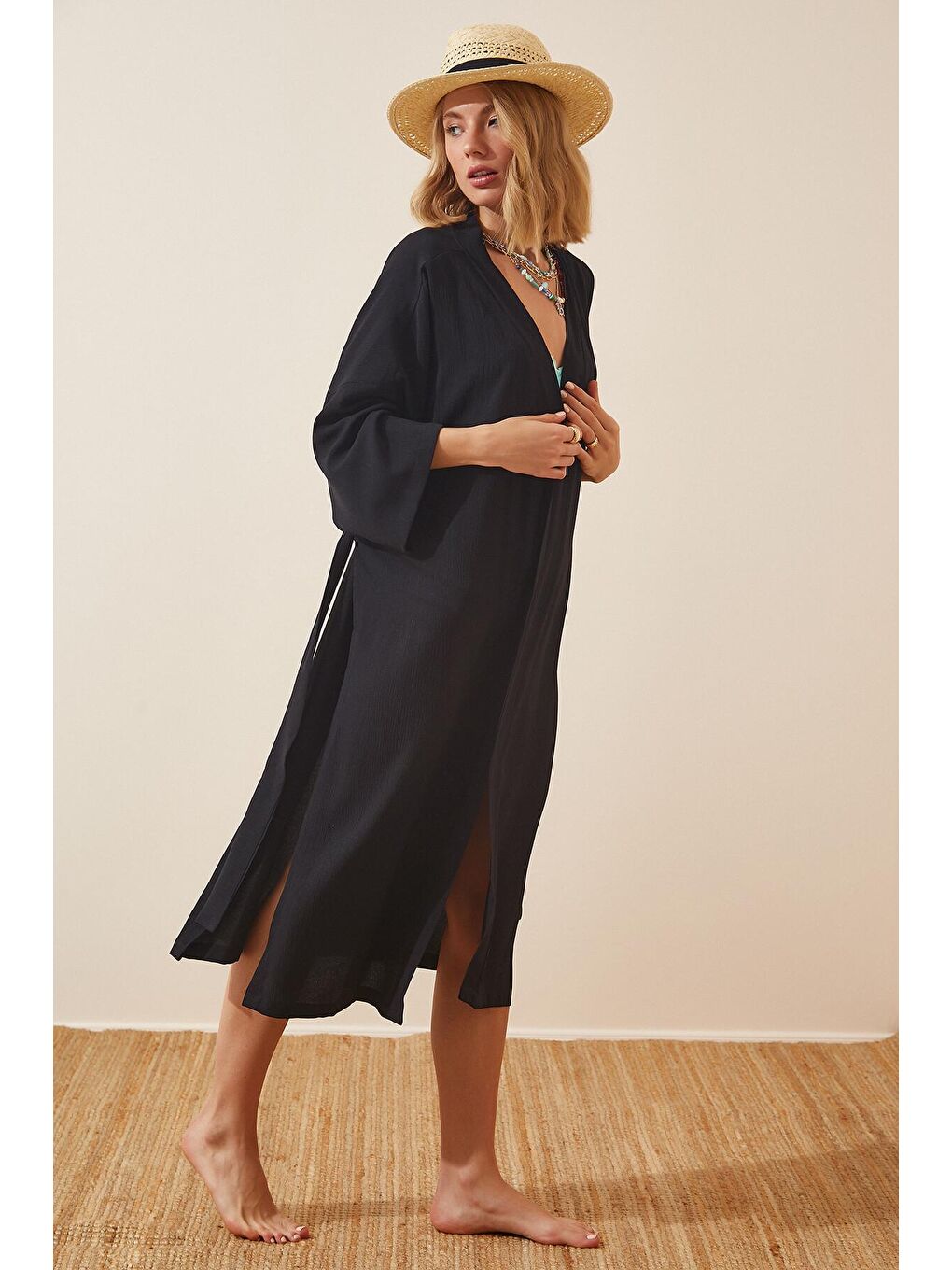 Kadın Siyah Yırtmaçlı Kırinkıl Kuşaklı Kimono-1