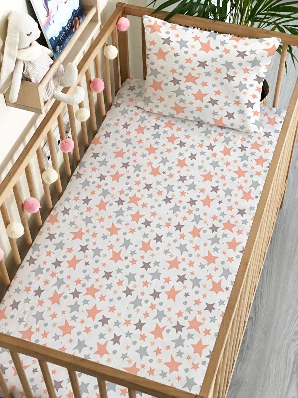 Karışık Yıldız Desen Baskılı Bebek Boy Lastikli Çarşaf Seti 60x120 cm