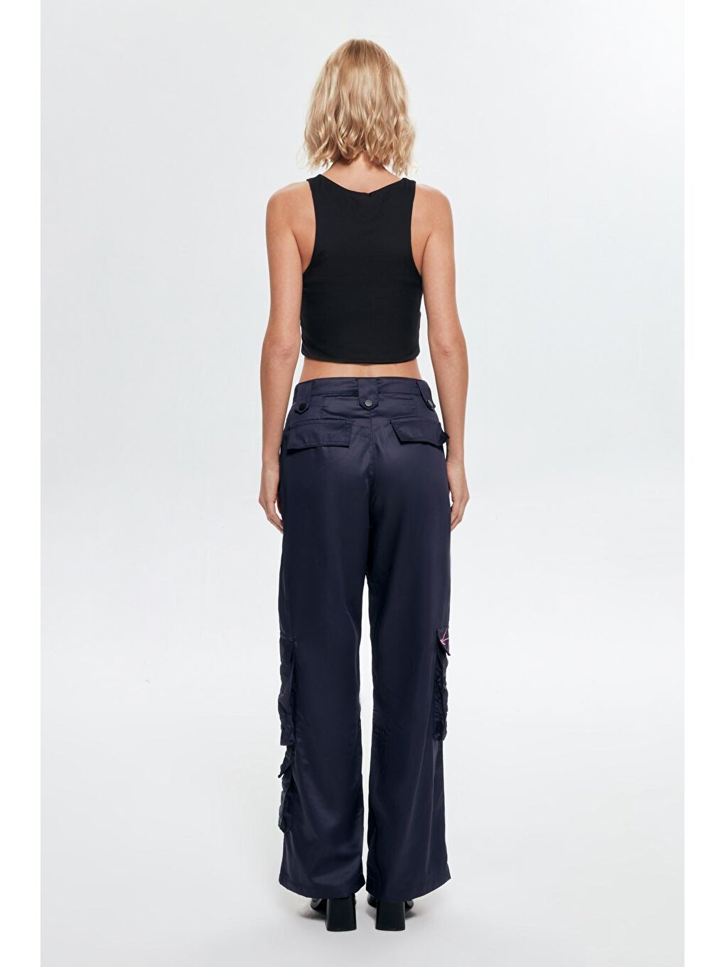 Nakış Detaylı Cepli Yüksek Bel Pantolon Lacivert-4