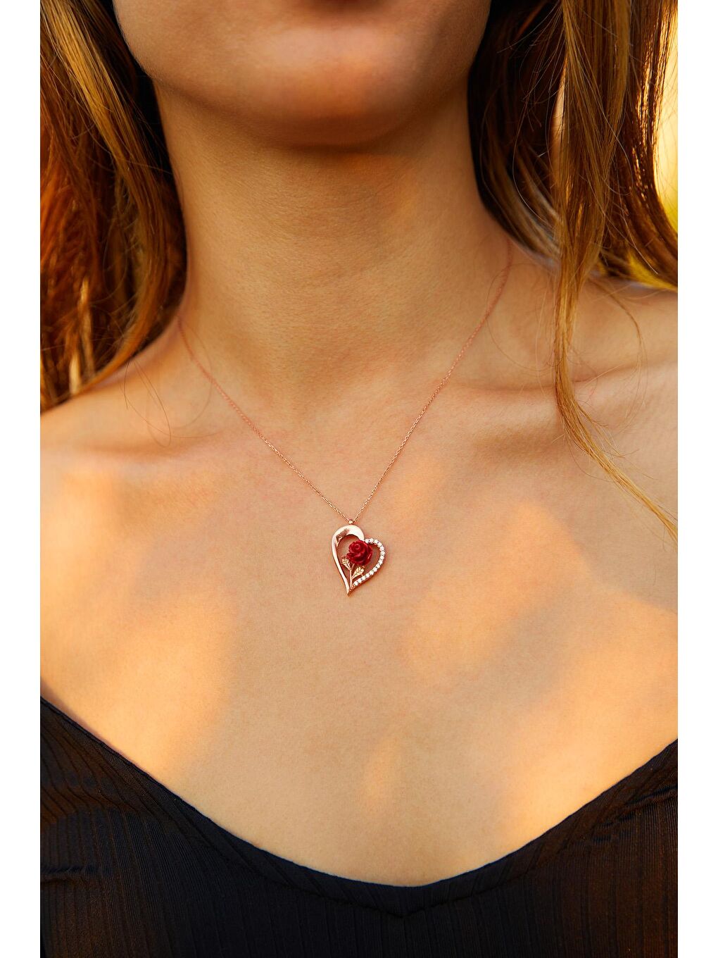 Kahverengi Kadın Rose Kaplama 925 Ayar Gümüş Kırmızı Gül Kalp Kolye
