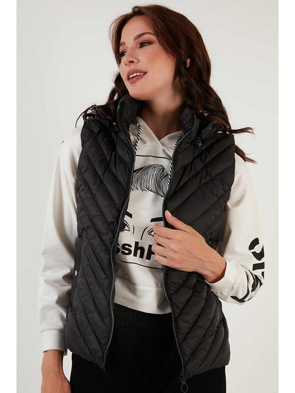 Siyah Slim Fit Fermuarlı Çıkarılabilir Kapüşonlu Şişme Yelek 497HIRA-1