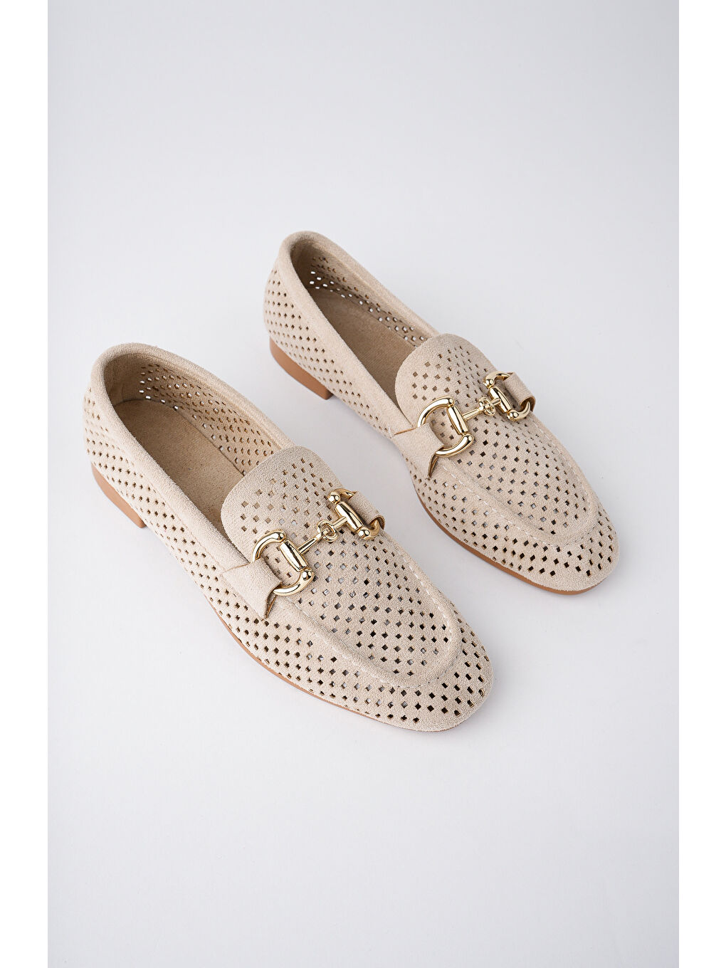 Bej PHUKET Metal Tokalı Lazerli Nefes Alabilen Deri Kadın Loafer Günlük Ayakkabı-5
