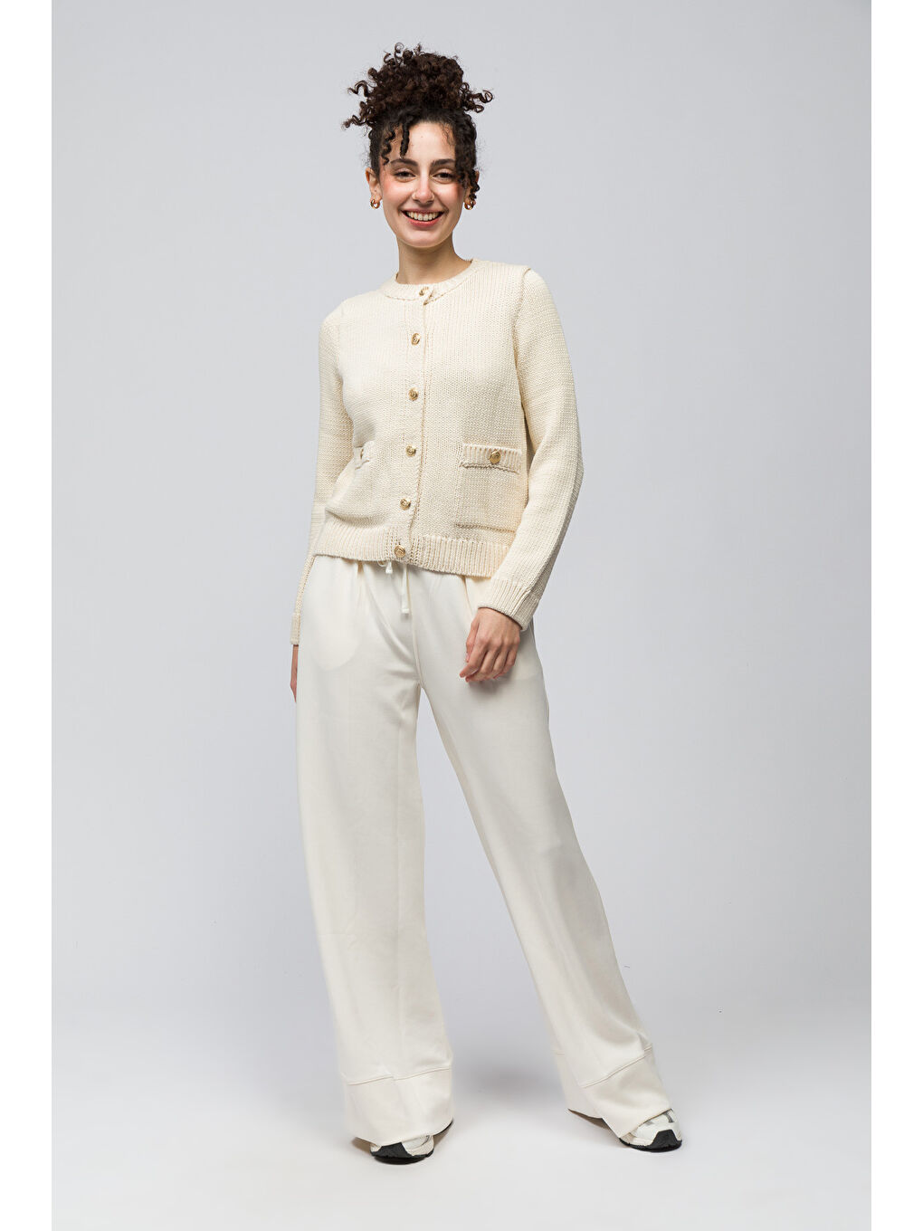 Ravello   Düz Düğme ve Cep Detaylı Triko Hırka   Ekru Renk-1