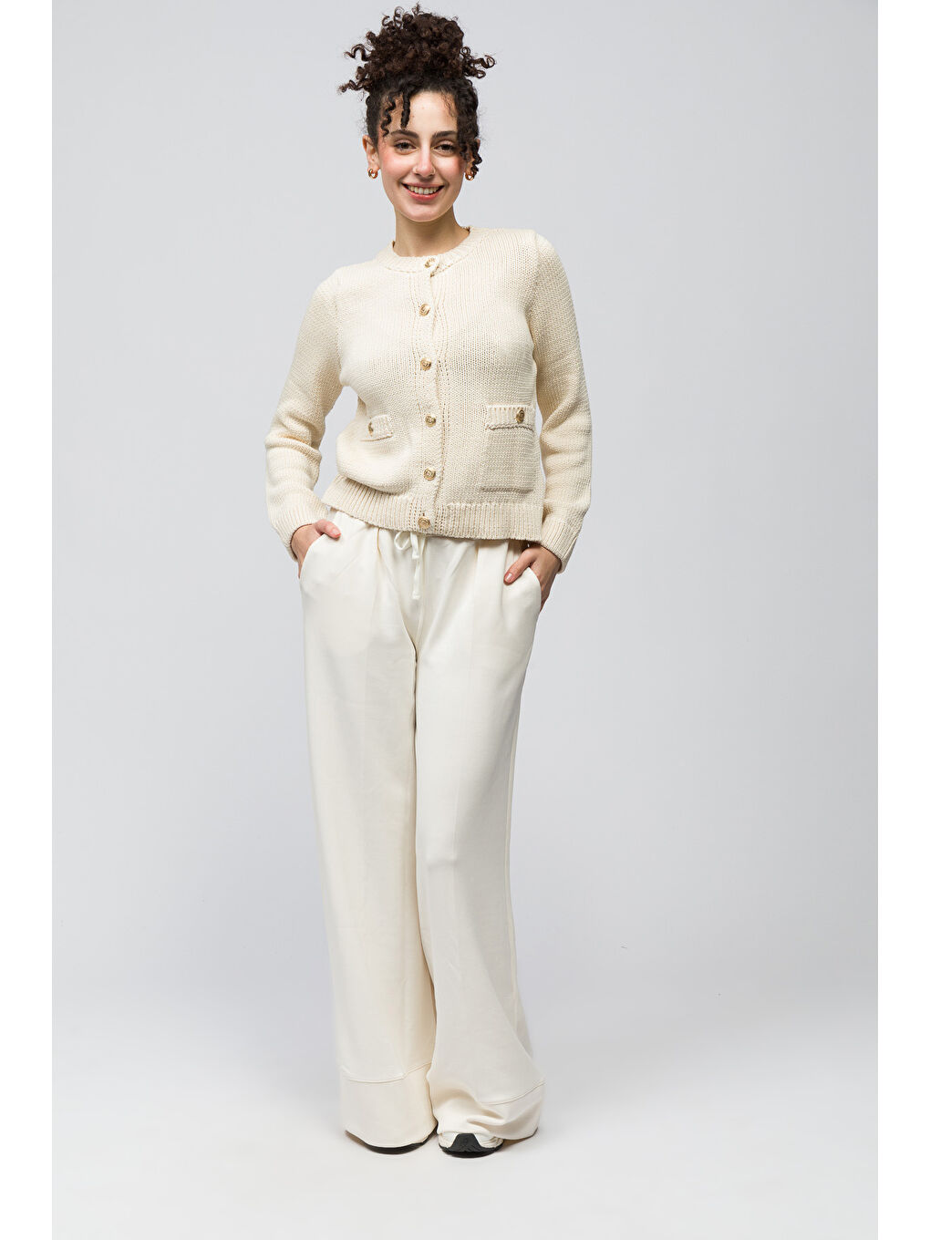 Ravello   Düz Düğme ve Cep Detaylı Triko Hırka   Ekru Renk-2