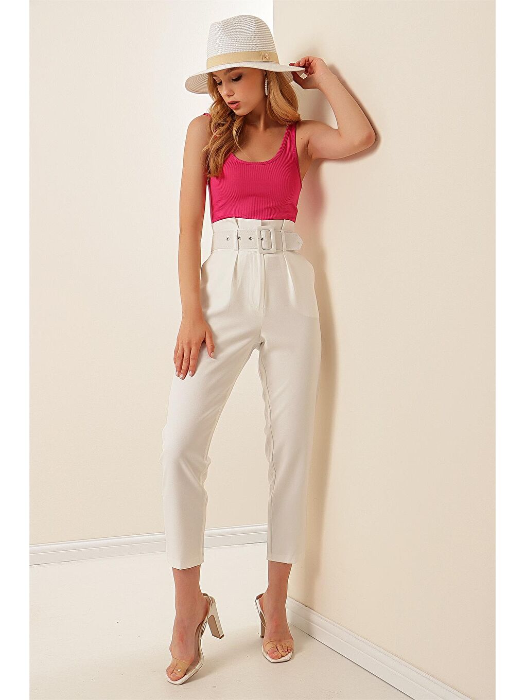 Kadın Ekru Kemerli Yüksek Bel Kumaş Pantolon-2