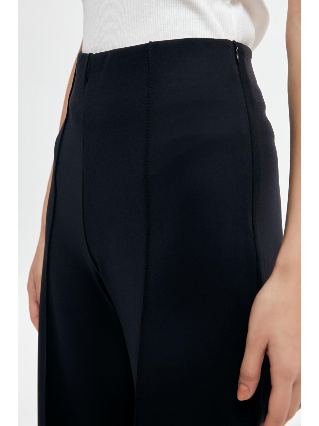 Yumuşak Dokulu Yüksek Bel Pantolon Siyah-3