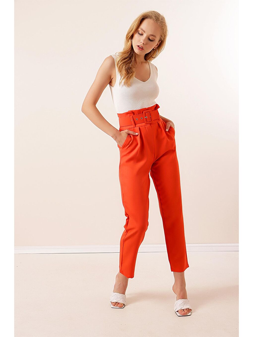Kadın Turuncu Kemerli Yüksek Bel Kumaş Pantolon-3