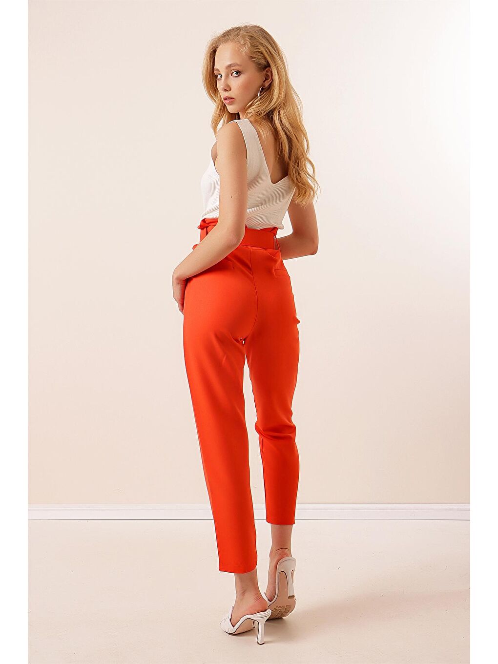 Kadın Turuncu Kemerli Yüksek Bel Kumaş Pantolon-4