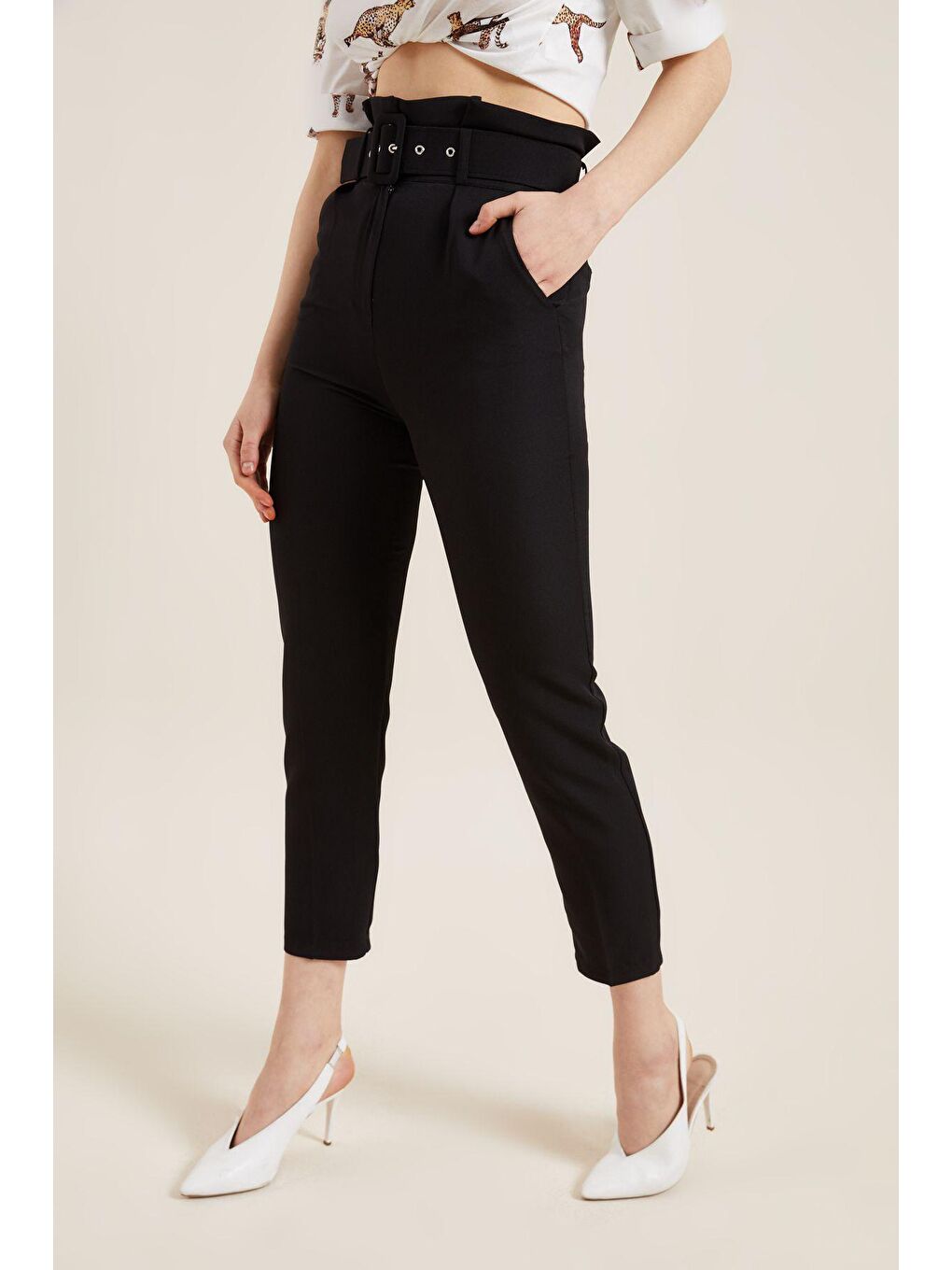 Kadın Siyah Kemerli Yüksek Bel Kumaş Pantolon-1
