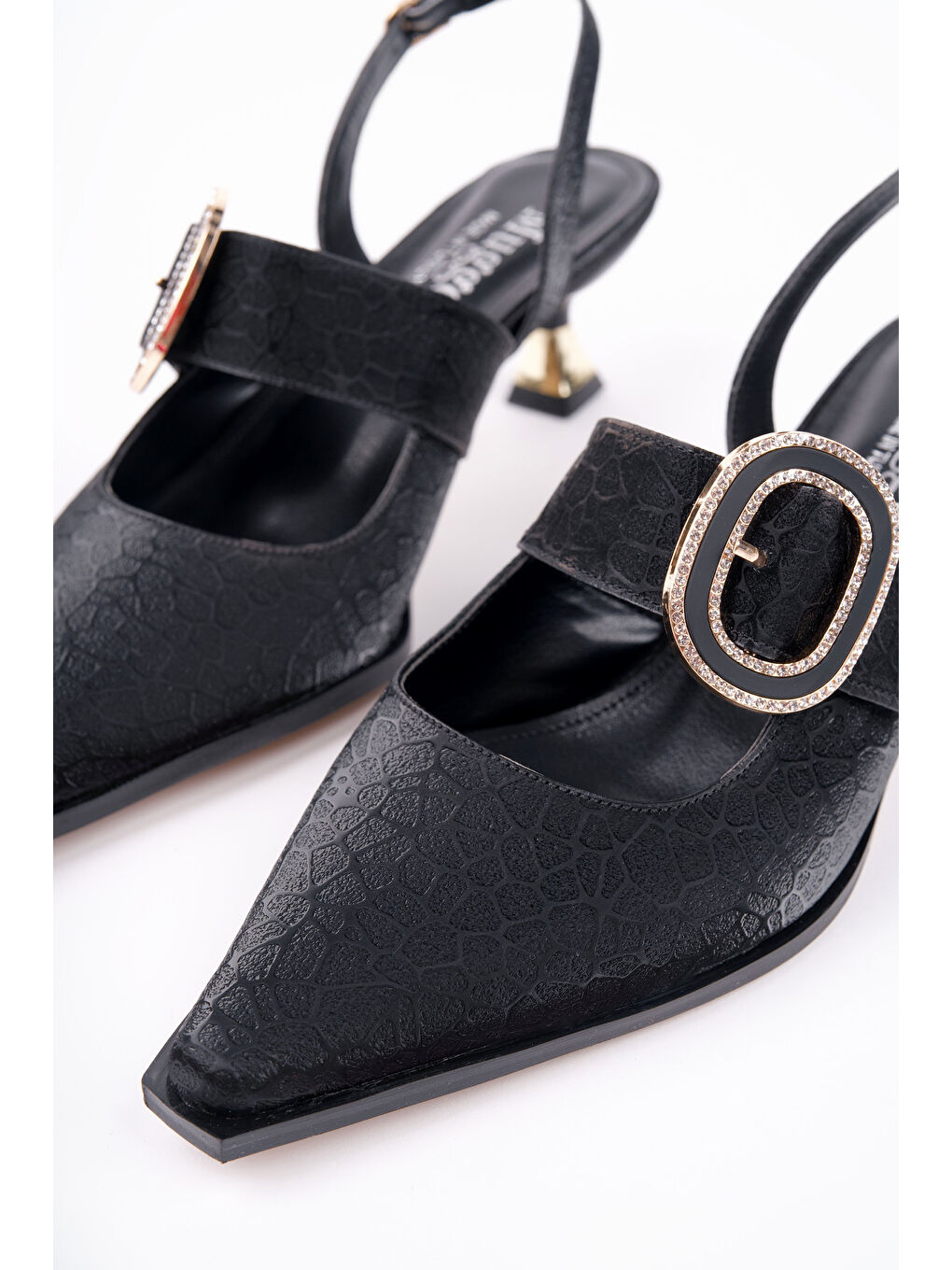 Siyah MARİANA Toka Detaylı Kadın Günlük Klasik Topuklu Ayakkabı-1