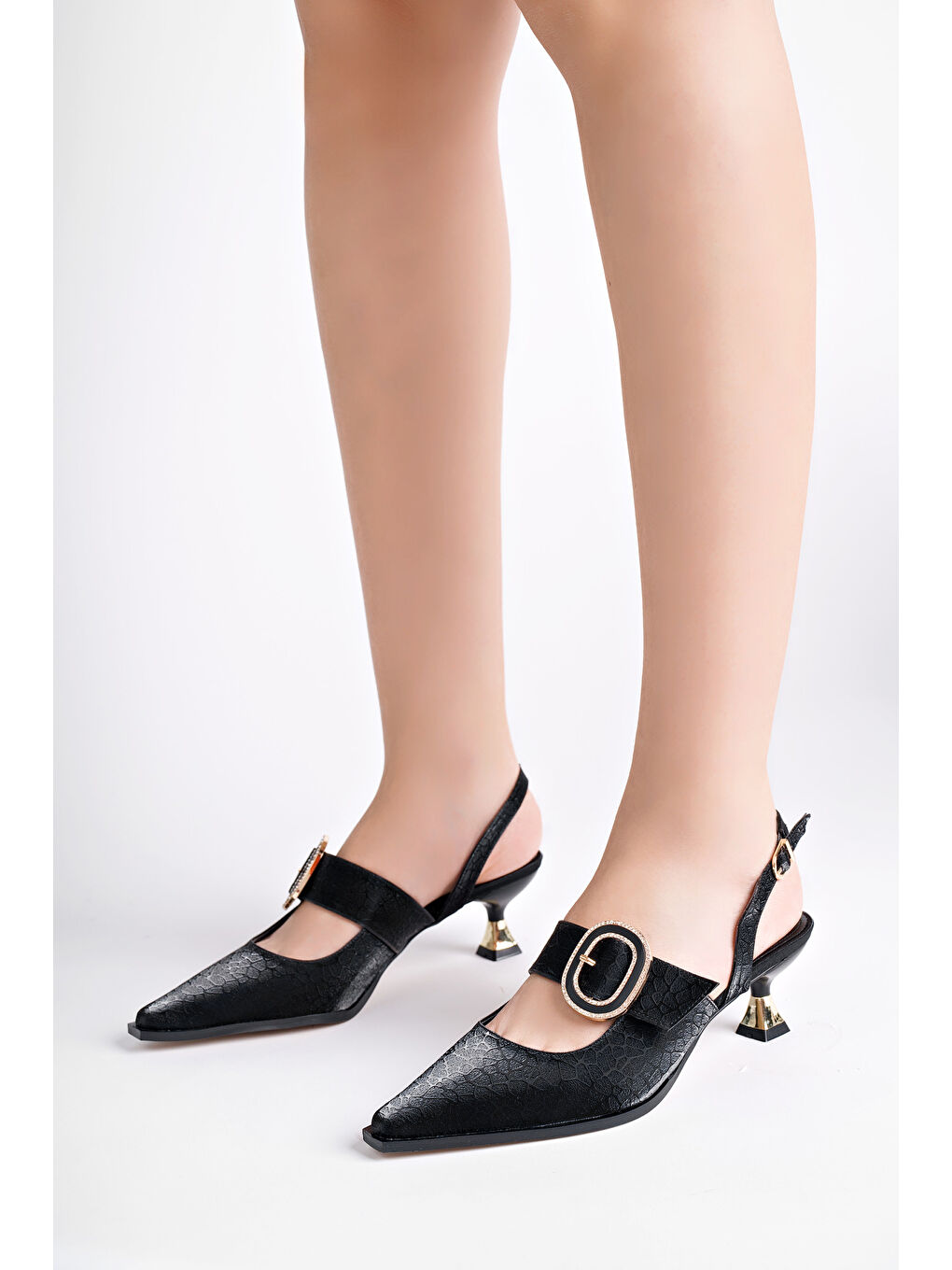 Siyah MARİANA Toka Detaylı Kadın Günlük Klasik Topuklu Ayakkabı-4