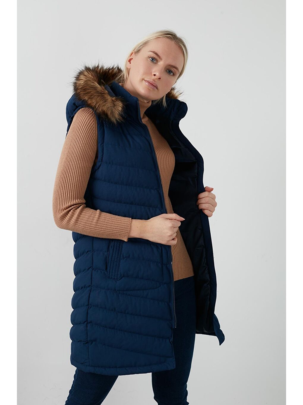 İndigo Dar Kesim Kapüşonlu Uzun Şişme Yelek 5568083-1