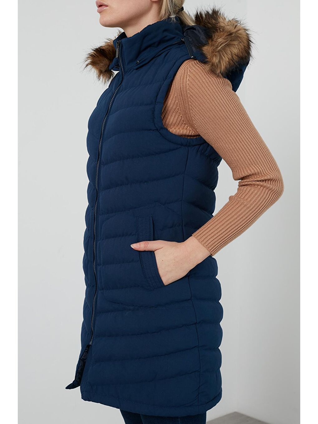 İndigo Dar Kesim Kapüşonlu Uzun Şişme Yelek 5568083-2