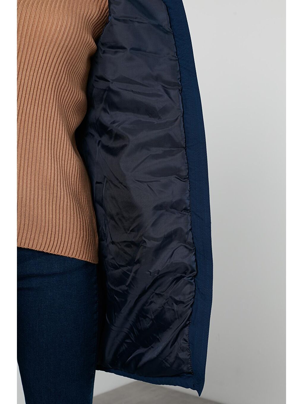 İndigo Dar Kesim Kapüşonlu Uzun Şişme Yelek 5568083-4