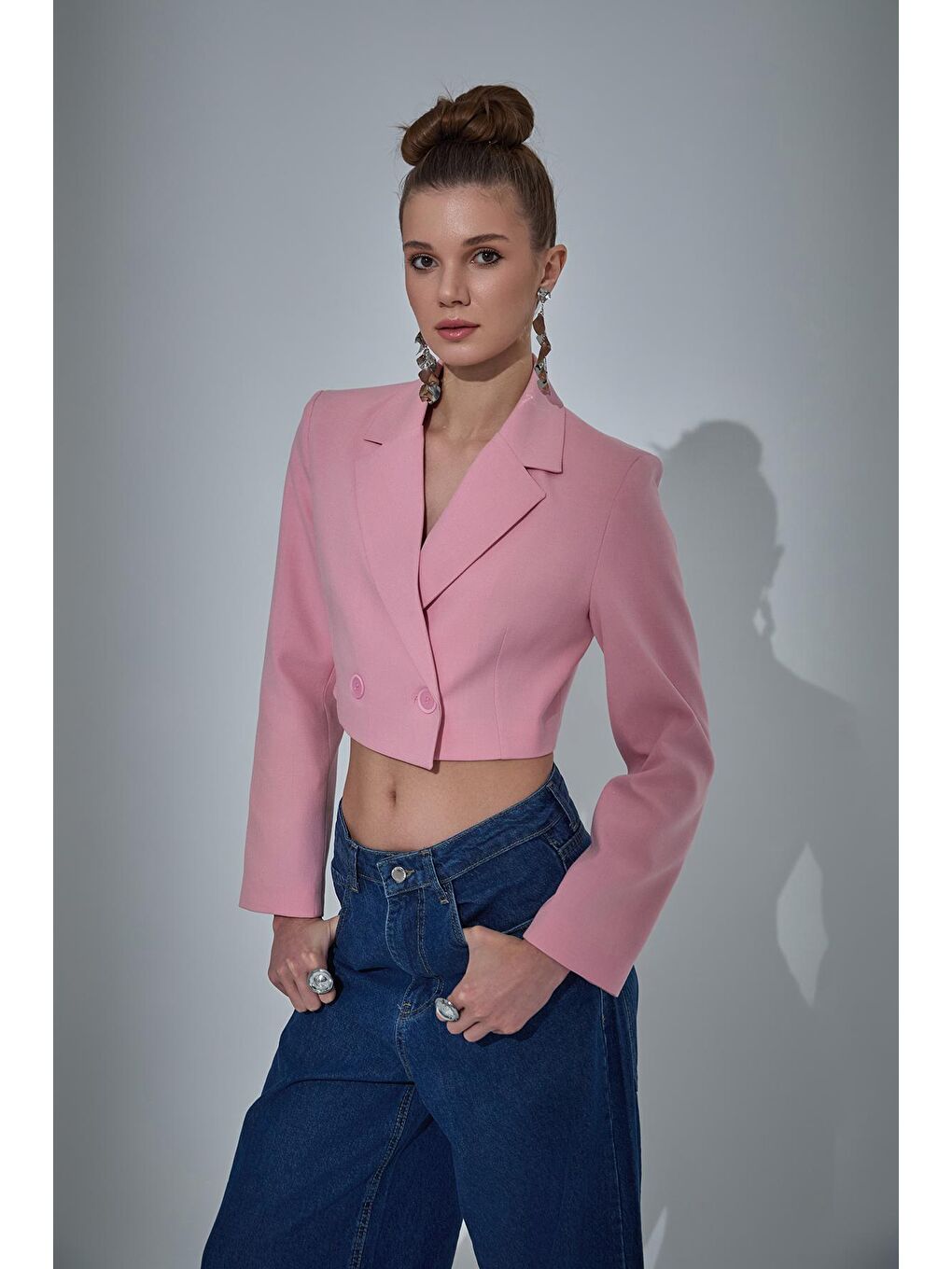 QUZU Pembe Vatka Detaylı Crop Blazer Ceket Pembe - 2