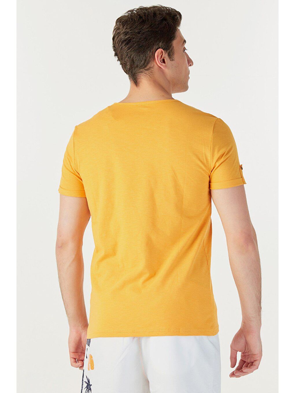 Sarı Yakası Düğmeli Basic Tişört-2