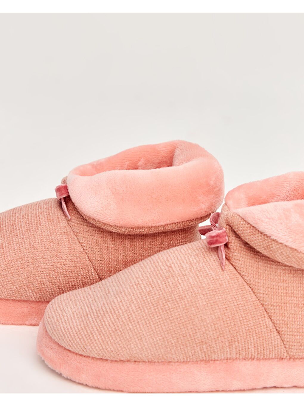 Pembe Kadın Kurdeleli Panduf - MENT-3