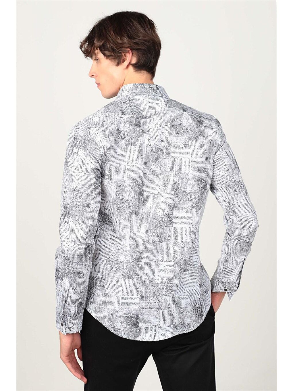 Siyah Slim Fit Uzun Kol Baskılı Yaka İçi Biyeli Erkek Gömlek-3