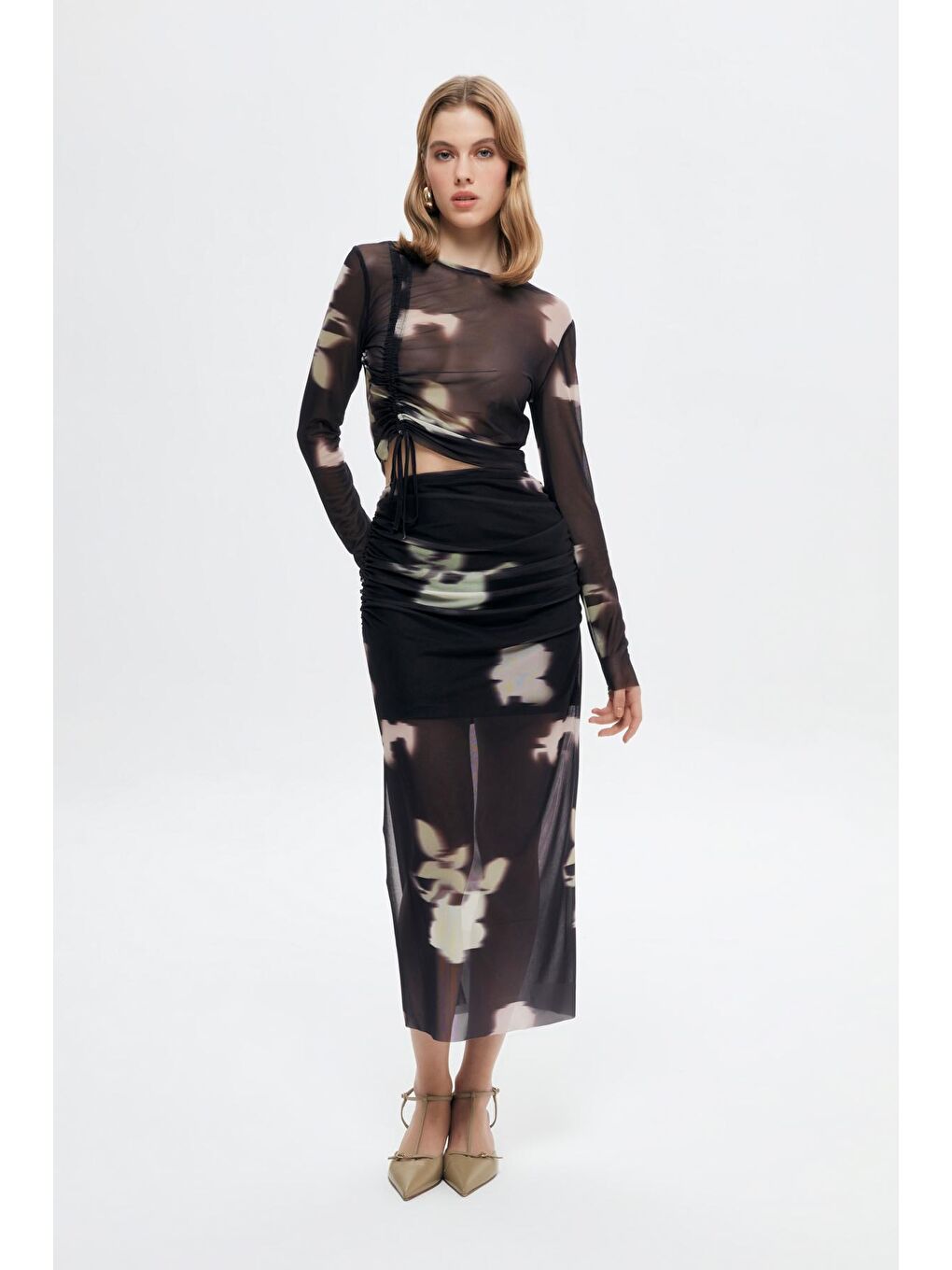 Büzgü Detaylı Tül Bluz Siyah-2