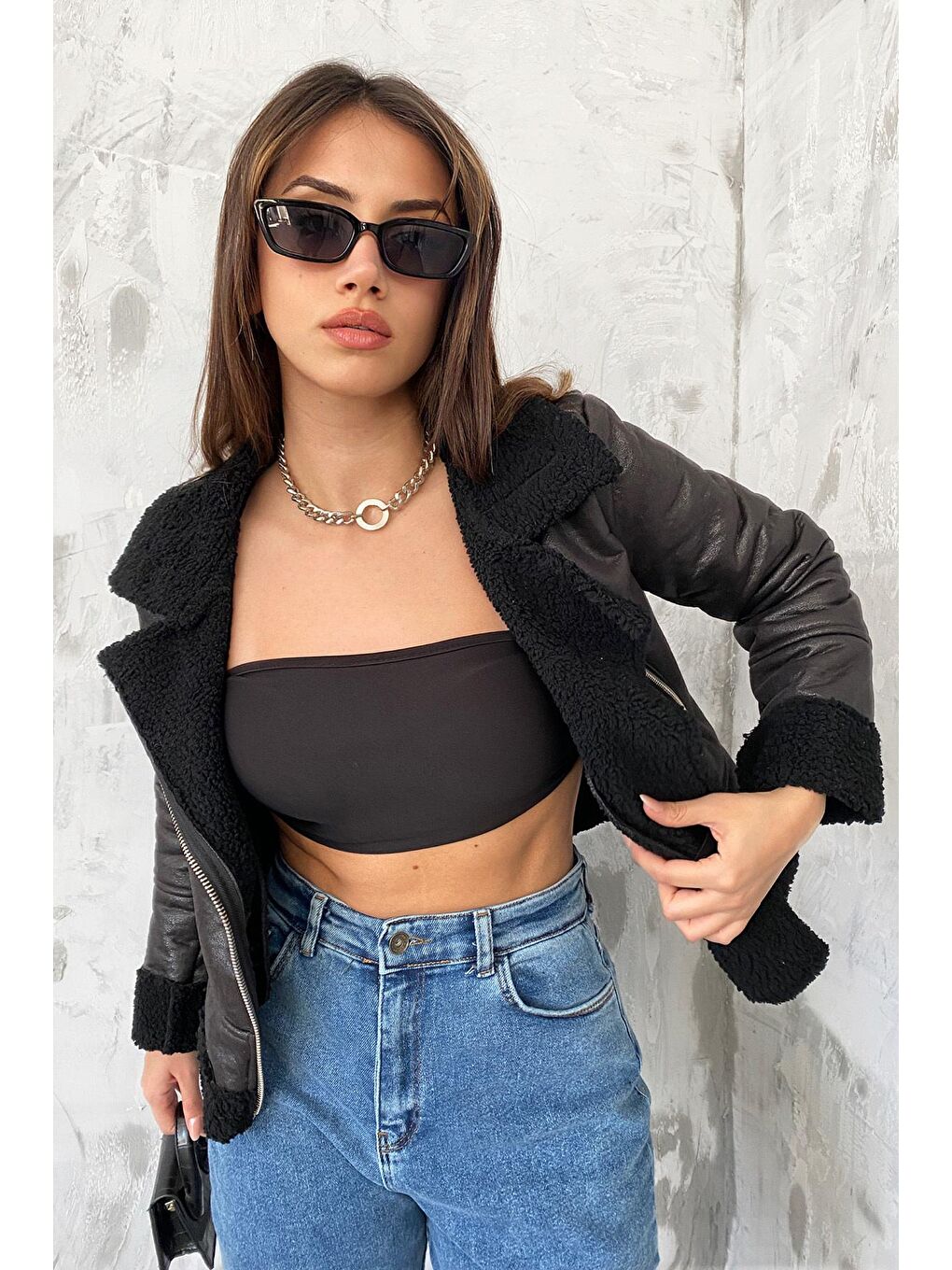 Kadın Siyah Kruvaze Yaka İçi Kürklü Suni Deri Mont Ceket-3