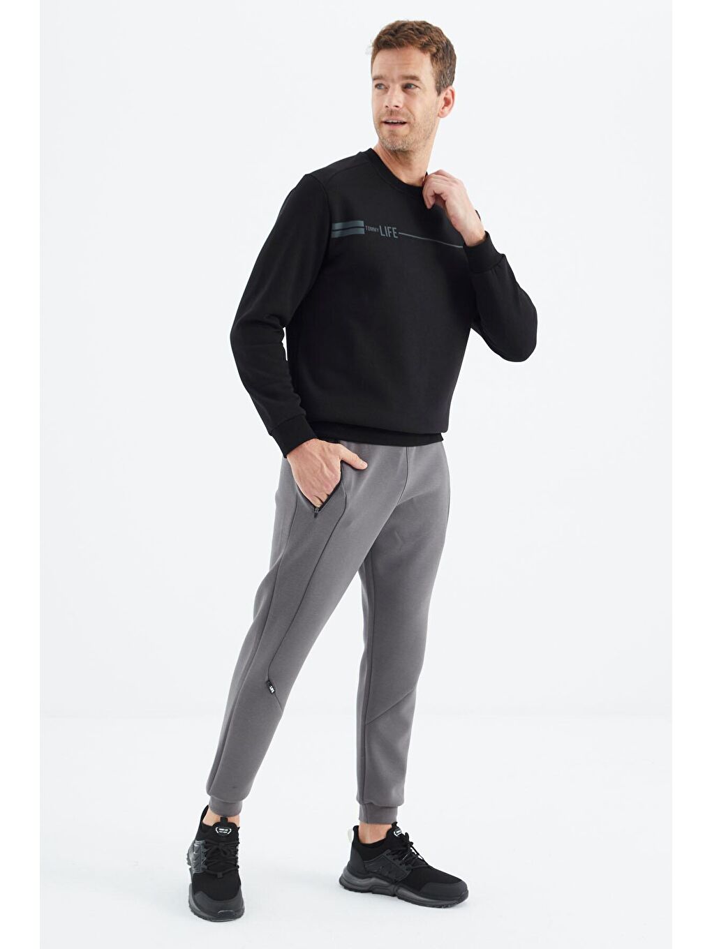 Siyah O Yaka Rahat Form Erkek Sweatshirt - 88316-1