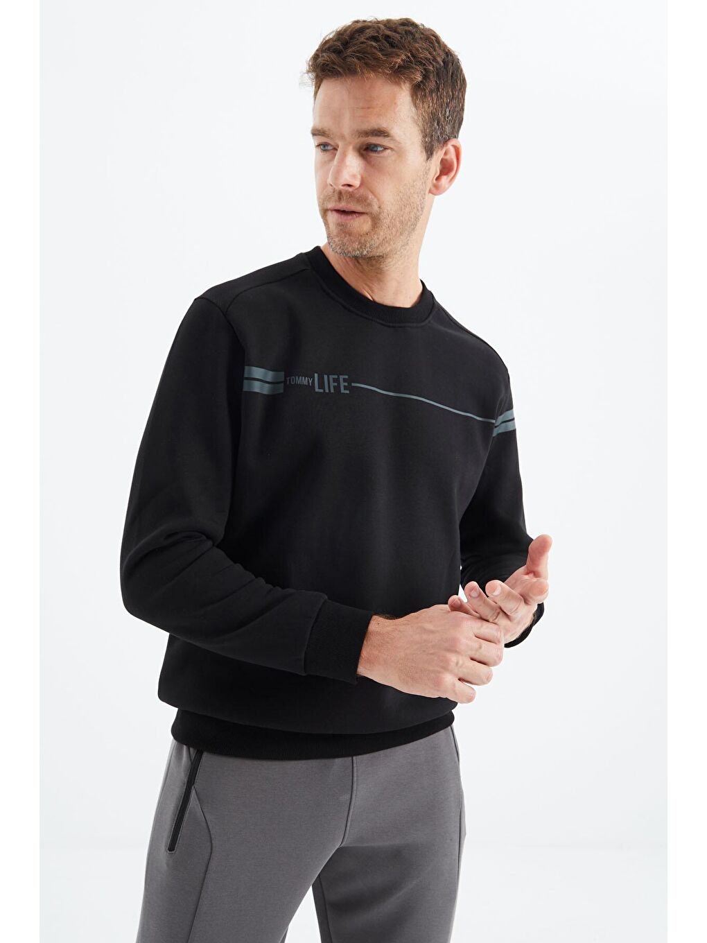 Siyah O Yaka Rahat Form Erkek Sweatshirt - 88316-3