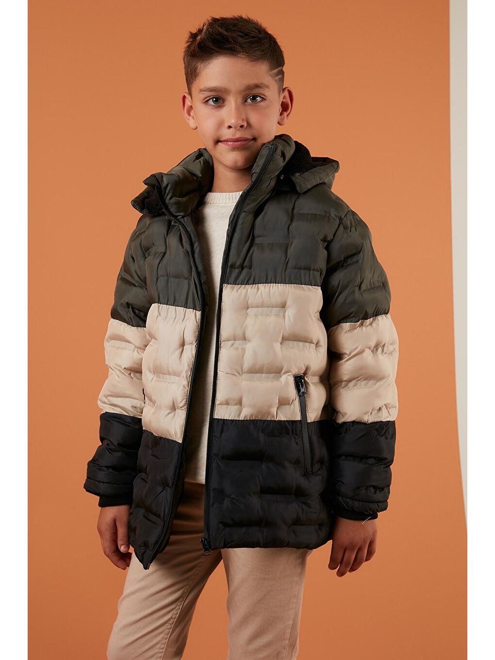 Haki İçi Peluş Astarlı Çıkarılabilir Kapüşonlu Şişme Mont 5760015-1