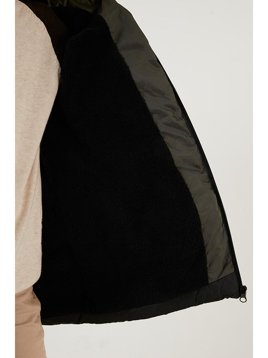 Haki İçi Peluş Astarlı Çıkarılabilir Kapüşonlu Şişme Mont 5760015-4