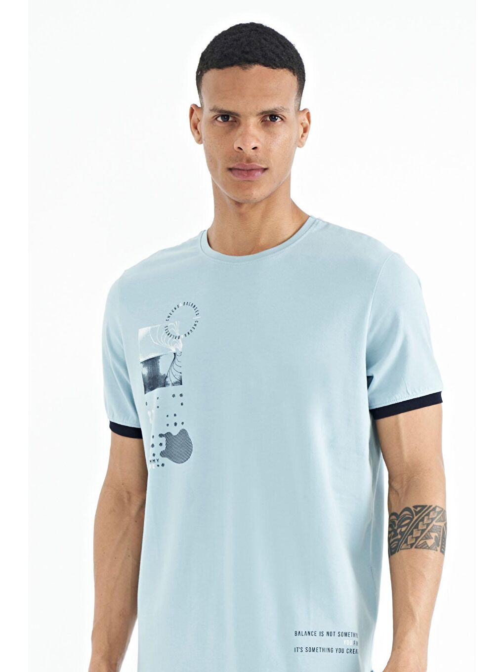 Açık Mavi Baskı O Yaka Detaylı Standart Form Erkek Tişört - 88216-4