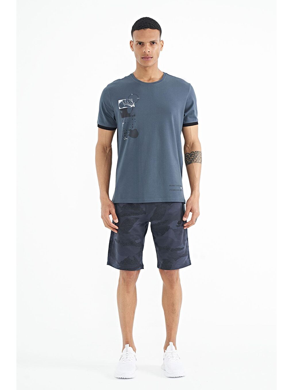 Orman Yeşili Baskı O Yaka Detaylı Standart Form Erkek Tişört - 88216-1