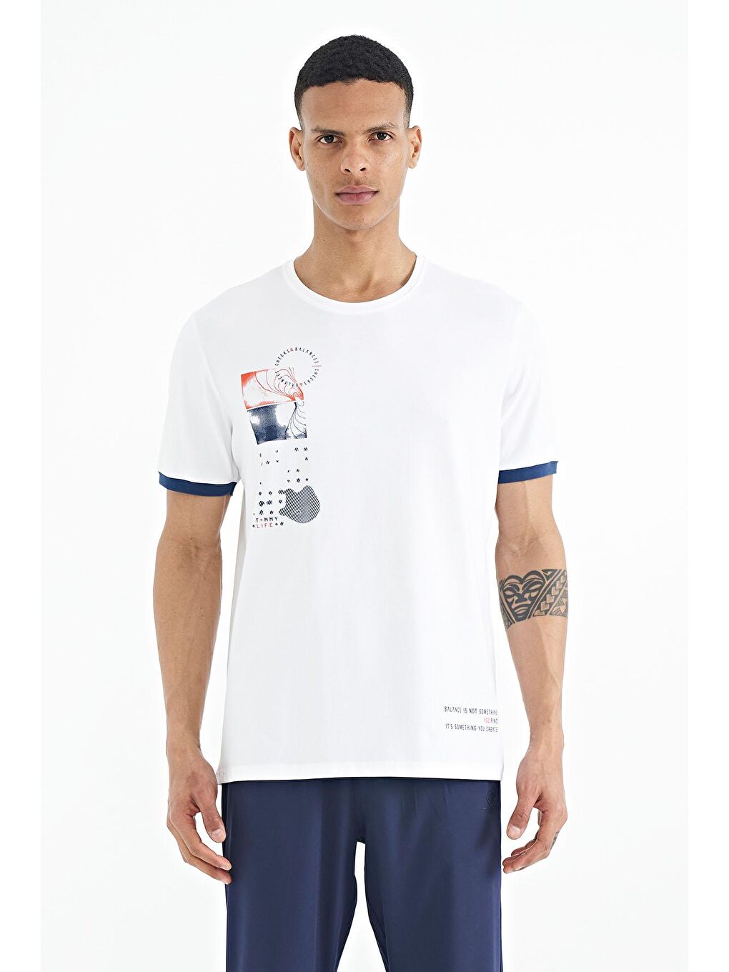 Beyaz Baskı O Yaka Detaylı Standart Form Erkek Tişört - 88216