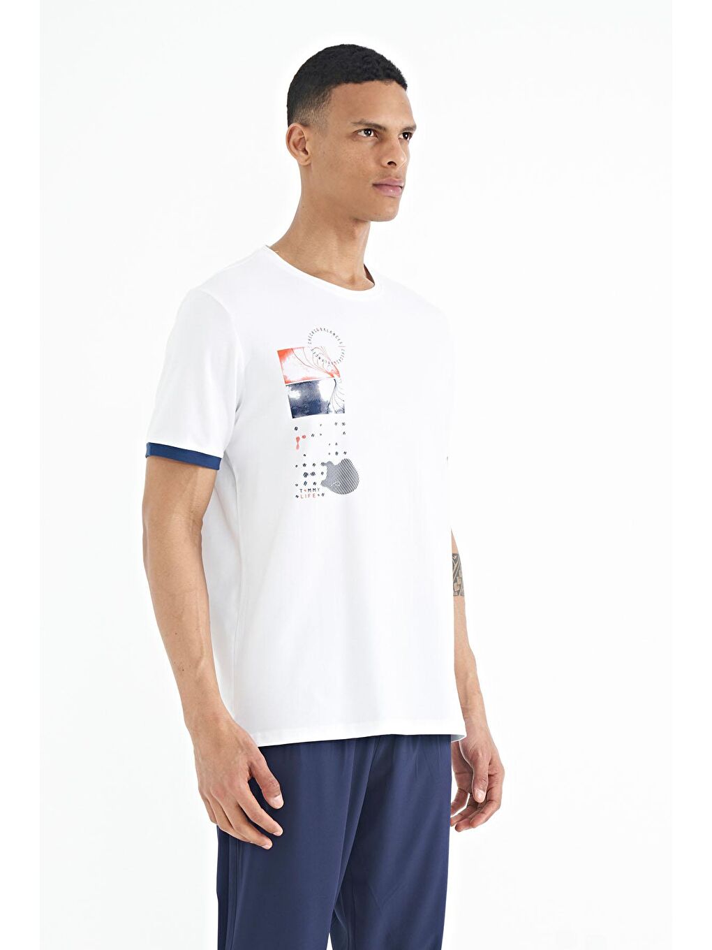 Beyaz Baskı O Yaka Detaylı Standart Form Erkek Tişört - 88216-2